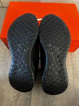 Nike Revolution 7 Talla 43 Negro