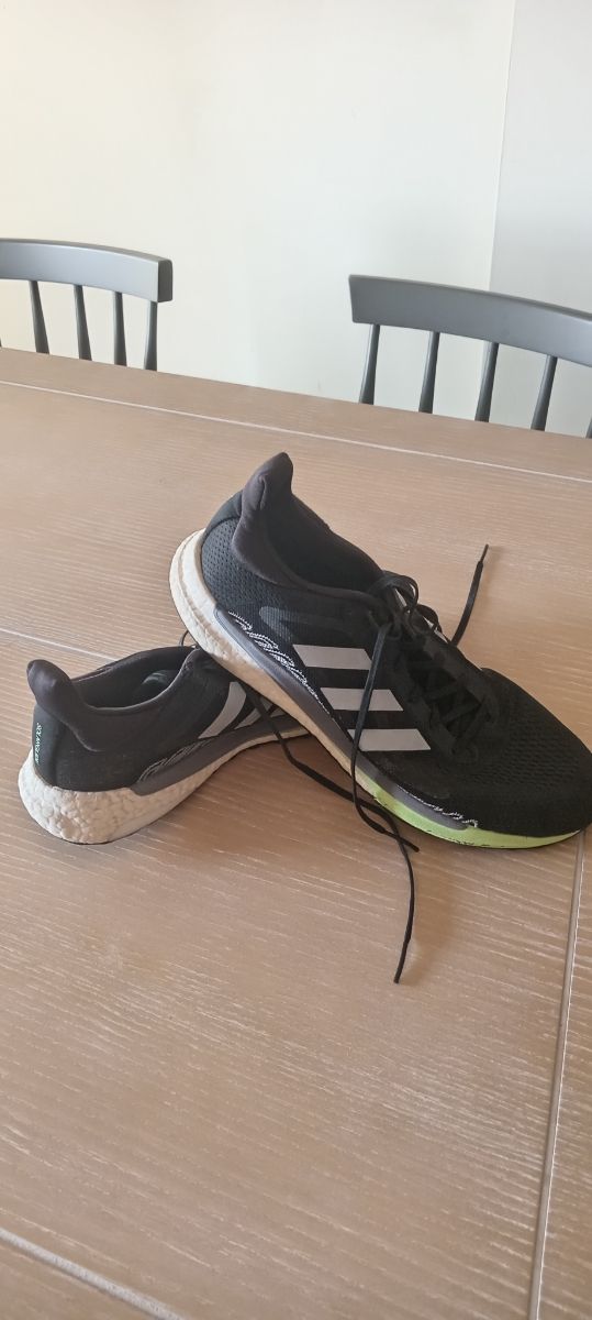 Zapatillas Adidas Running Negras y Verdes