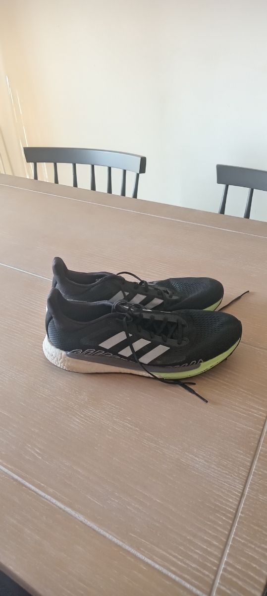 Zapatillas Adidas Running Negras y Verdes