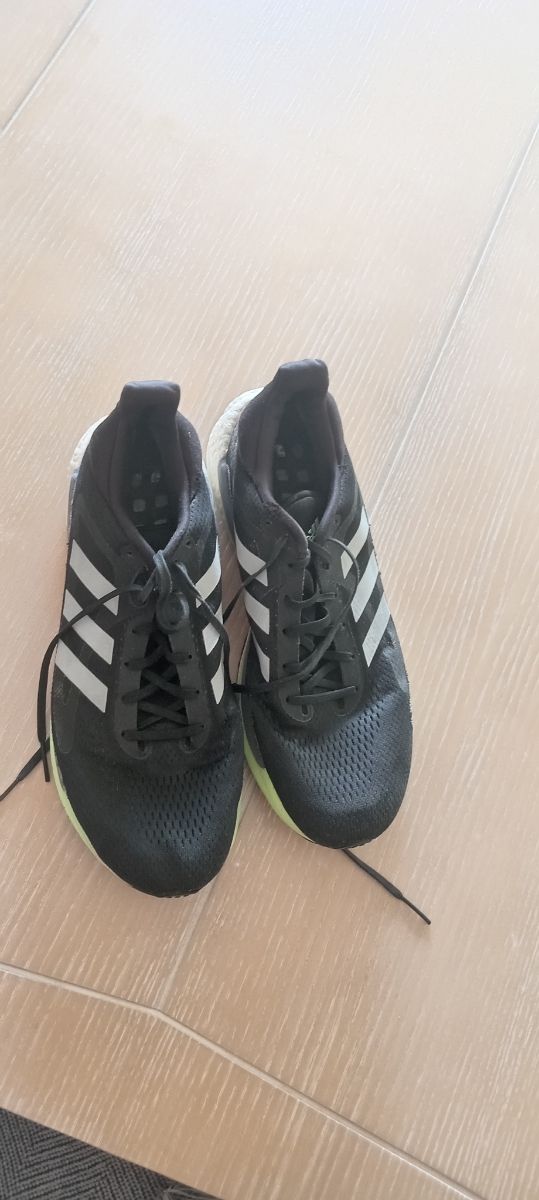 Zapatillas Adidas Running Negras y Verdes