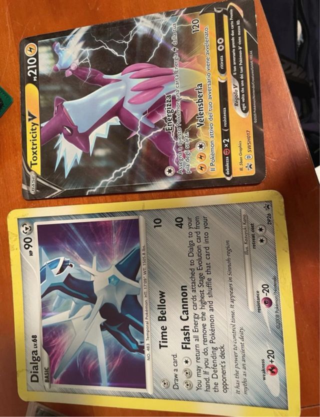 Carte Pokemon Toxtricity V e Dialga