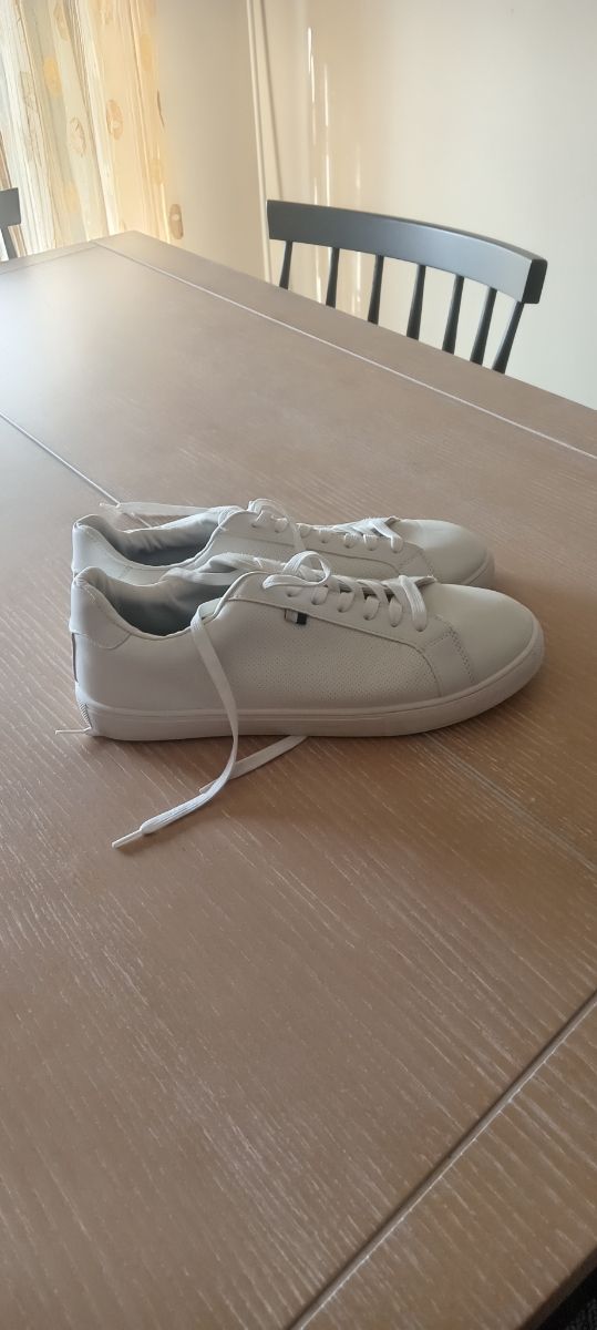 Zapatillas de vestir blancas