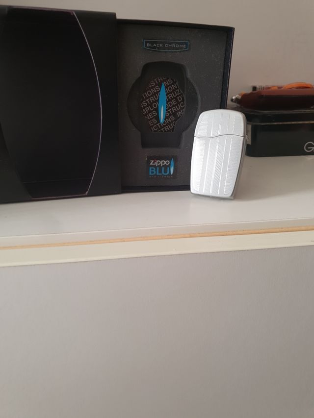 Accendino Zippo Blu a gas modello esclusivo