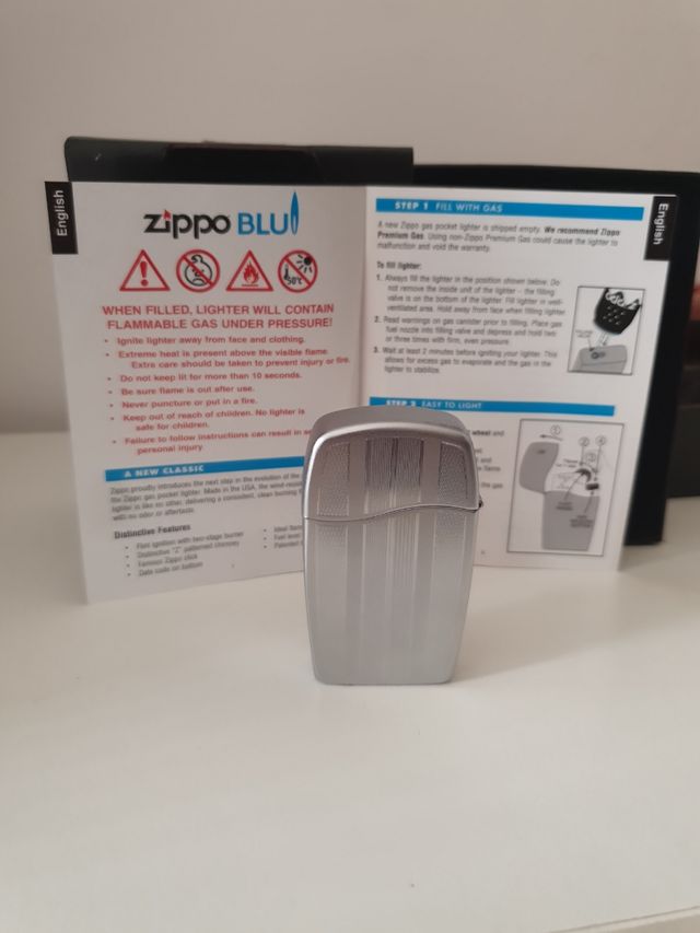 Accendino Zippo Blu a gas modello esclusivo