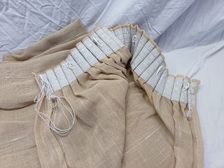 Juego 2 Cortinas y 1 Caída. REGALO 2 Cojines.