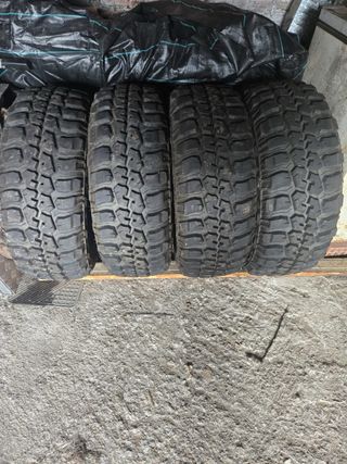 Ruedas de tacos todoterreno 4x4 275 /65/18 