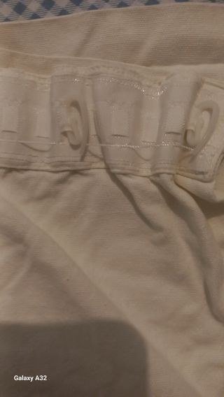 Tenda beige in tessuto