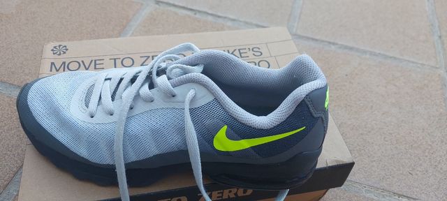 Zapatillas Nike Grises y Verdes