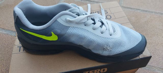 Zapatillas Nike Grises y Verdes