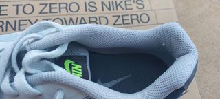 Zapatillas Nike Grises y Verdes