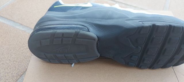 Zapatillas Nike Grises y Verdes