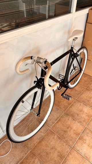 Bicicleta Fixie Negra Ruedas Blancas