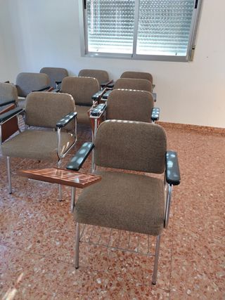 Sillas de aula con mesa abatible