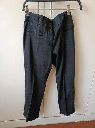 Pantalón negro capri