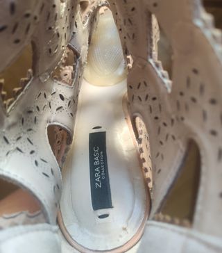 Botín Zara Beige con Diseño Calado