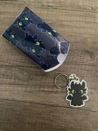 Llavero Como Entrenar a tu Dragón + cajita