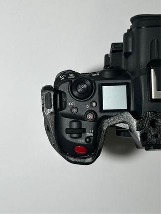 Canon EOS R5C + SmallRig Cage + Empuñadura