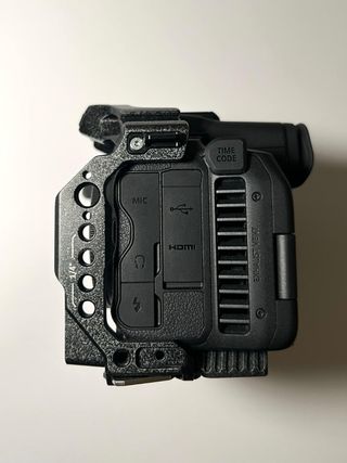 Canon EOS R5C + SmallRig Cage + Empuñadura