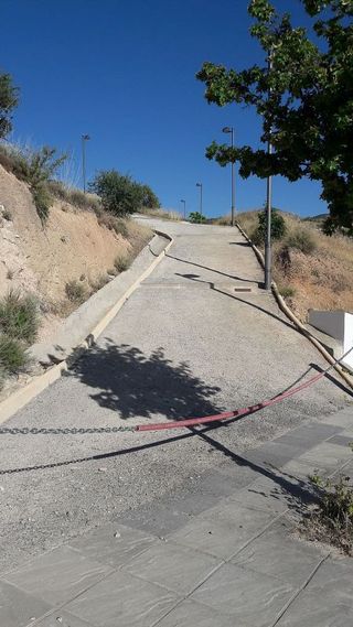 Terreno en venta en Zubia (La)