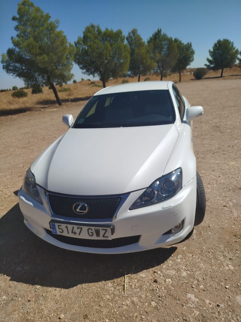 Lexus IS 220d - foto 1