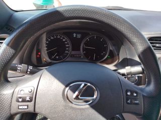 Lexus IS 2010
