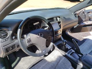 Lexus IS 2010