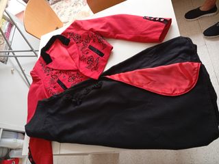 Traje corto señora rojo y negro