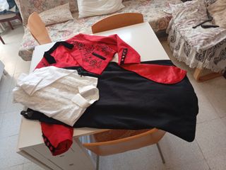 Traje corto señora rojo y negro