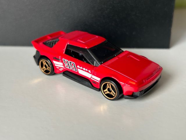 Hot Wheels Hako type D Rojo