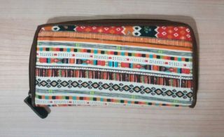 Billetera étnica multicolor nueva