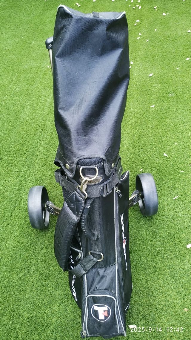 Carrito y Bolsa de Golf con Palos