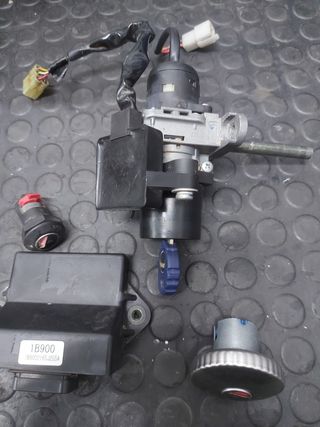 Cerradura Xmax 125 con Centralita