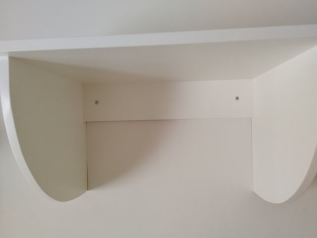 2 Estanterías blancas de madera