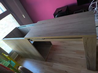 Escritorio extensible de madera
