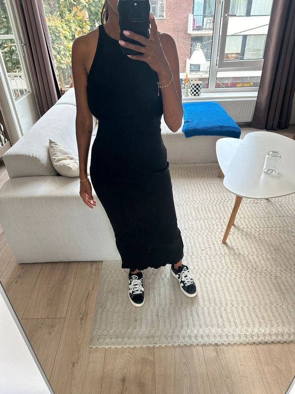 Vestido negro fiesta raso cuello halter Bershka