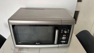 Microondas Whirlpool plateado