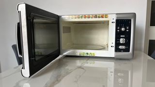 Microondas Whirlpool plateado