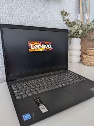 Portátil Lenovo IdeaPad3 Negro