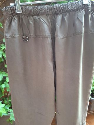Pantalón de rayón verde oliva