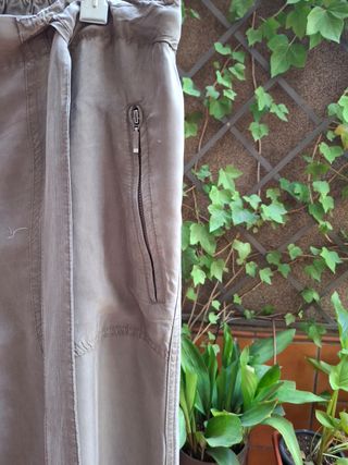 Pantalón de rayón verde oliva