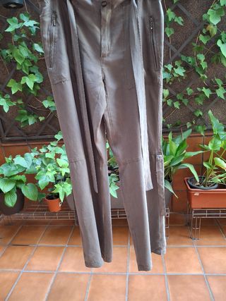 Pantalón de rayón verde oliva
