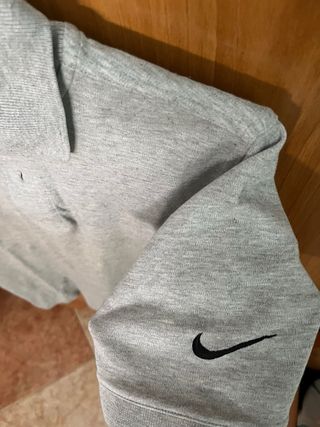 Polo Nike Gris Bordado Manga