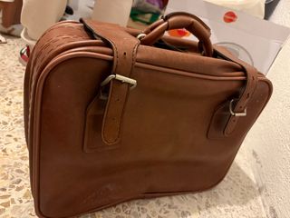 Maleta de cuero vintage marrón