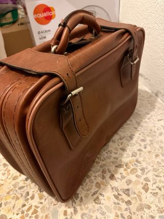 Maleta de cuero vintage marrón