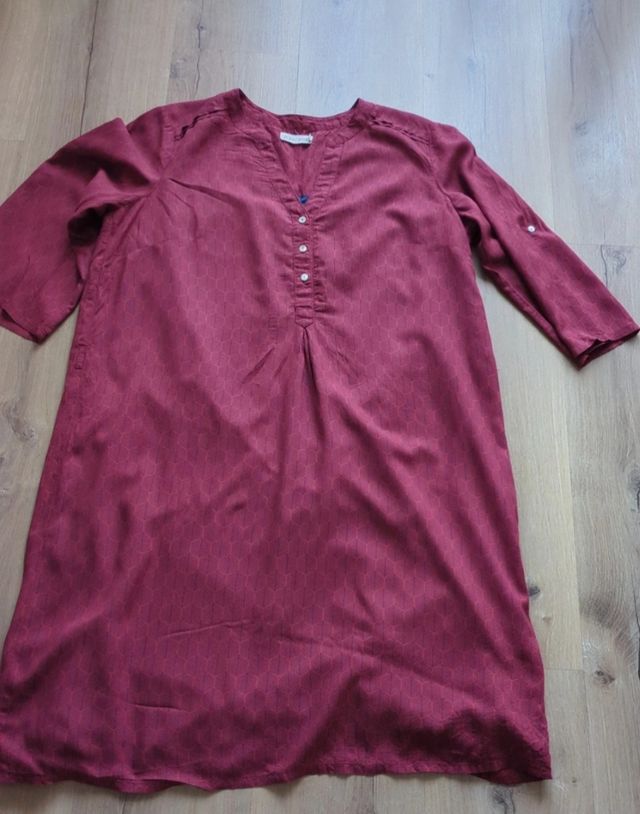 Vestido camisero rojo con estampado