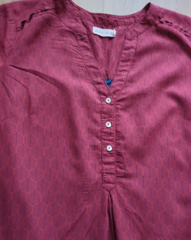 Vestido camisero rojo con estampado