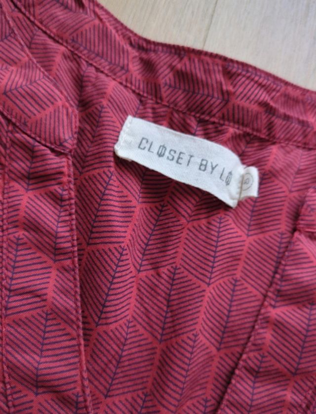 Vestido camisero rojo con estampado