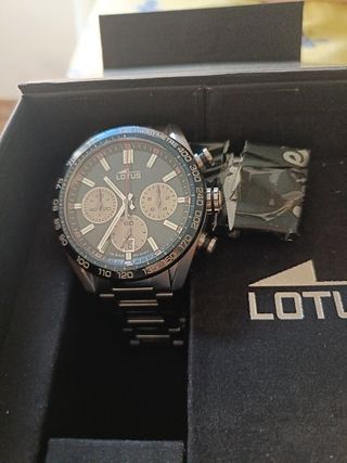Reloj Lotus Cronógrafo Negro y Plateado
