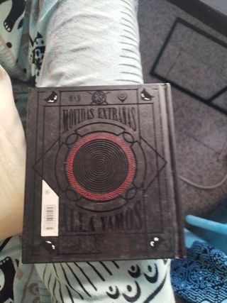 EMILY 2: EL LIBRO SECRETO DE LAS COSAS EXTRAÑAS...