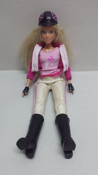 Muñeca Barbie Mattel 2005 RF62
